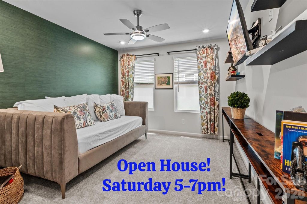 8122 Downy Oak Lane, Charlotte, NC 28269