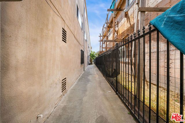 5345 La Mirada Avenue, Los Angeles, CA 90029