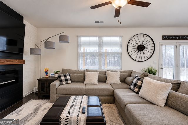 86 Canyon Ferry Way, Hoschton, GA 30548