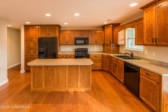 205 VENUS STREET, Holts Summit, MO 65043