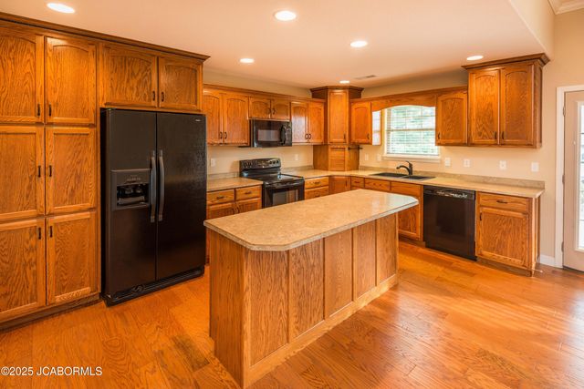 205 VENUS STREET, Holts Summit, MO 65043