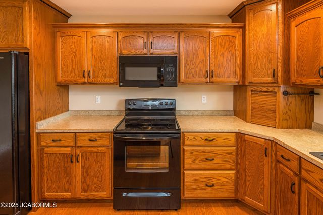 205 VENUS STREET, Holts Summit, MO 65043