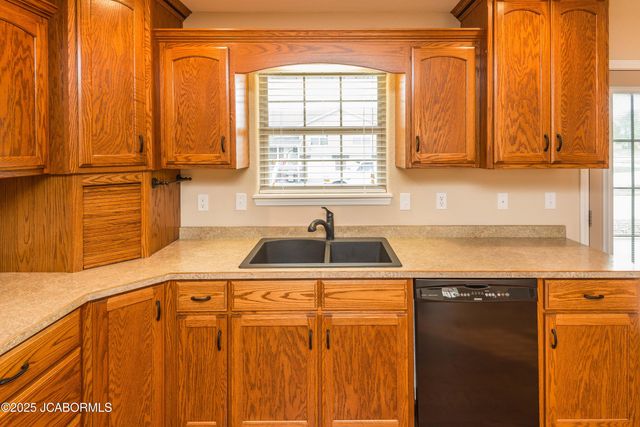 205 VENUS STREET, Holts Summit, MO 65043