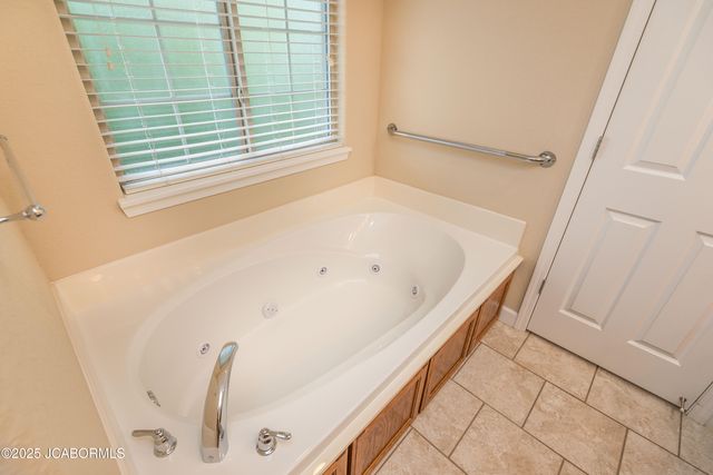 205 VENUS STREET, Holts Summit, MO 65043