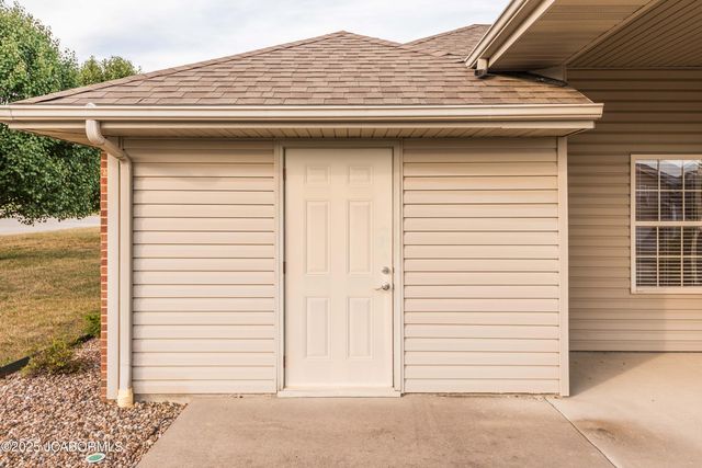 205 VENUS STREET, Holts Summit, MO 65043