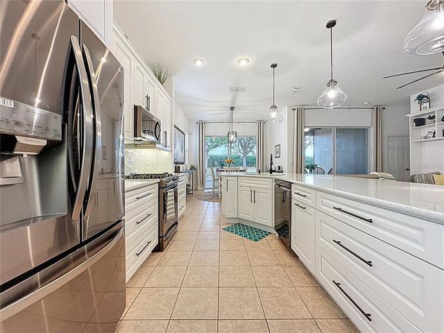135 CREPE MYRTLE DRIVE, Groveland, FL 34736