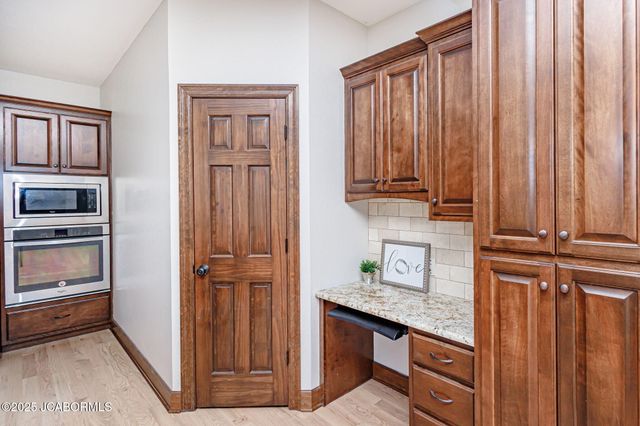 245 VIRGINIA TRAIL, Jefferson City, MO 65109