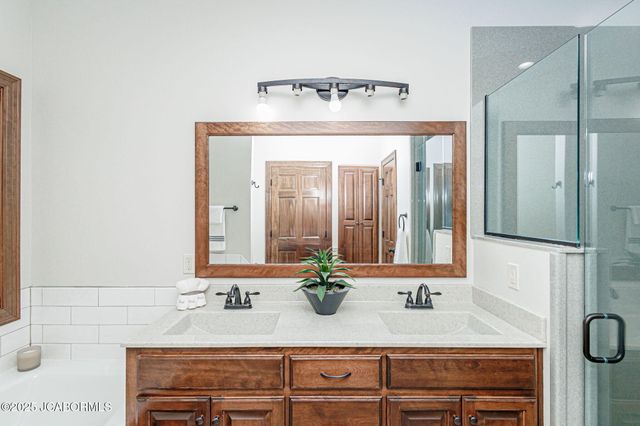 245 VIRGINIA TRAIL, Jefferson City, MO 65109