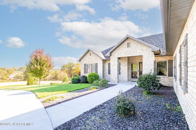 245 VIRGINIA TRAIL, Jefferson City, MO 65109