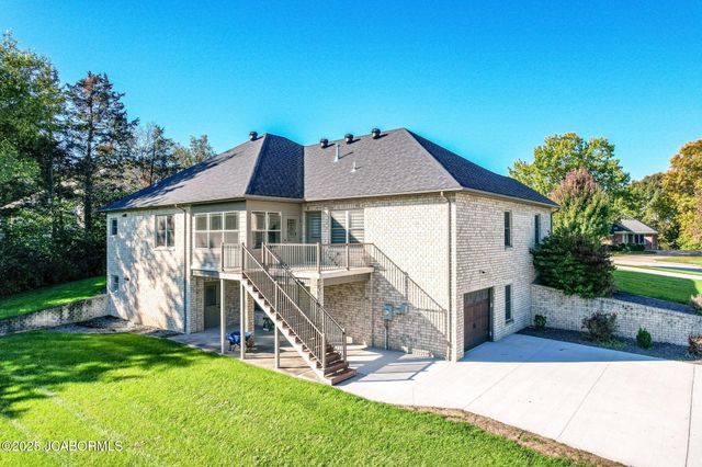 245 VIRGINIA TRAIL, Jefferson City, MO 65109