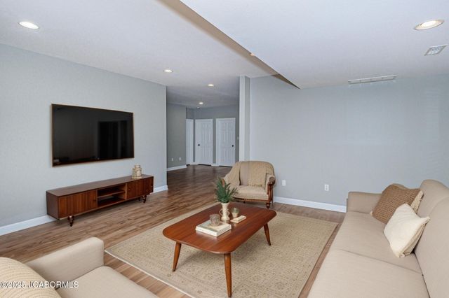 245 VIRGINIA TRAIL, Jefferson City, MO 65109