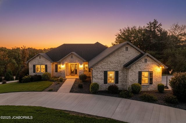 245 VIRGINIA TRAIL, Jefferson City, MO 65109