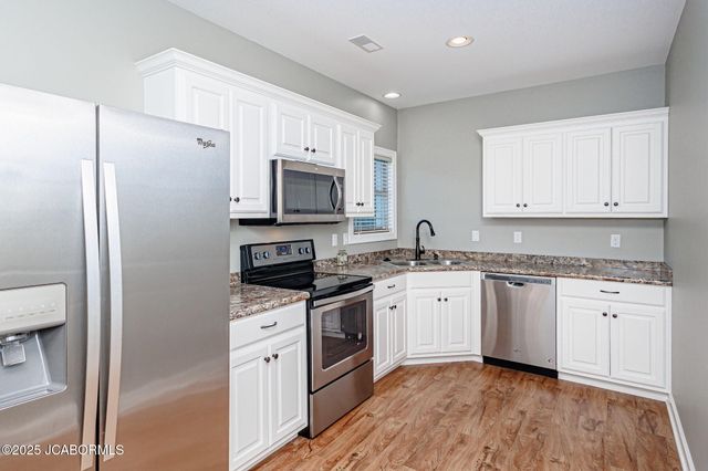 245 VIRGINIA TRAIL, Jefferson City, MO 65109