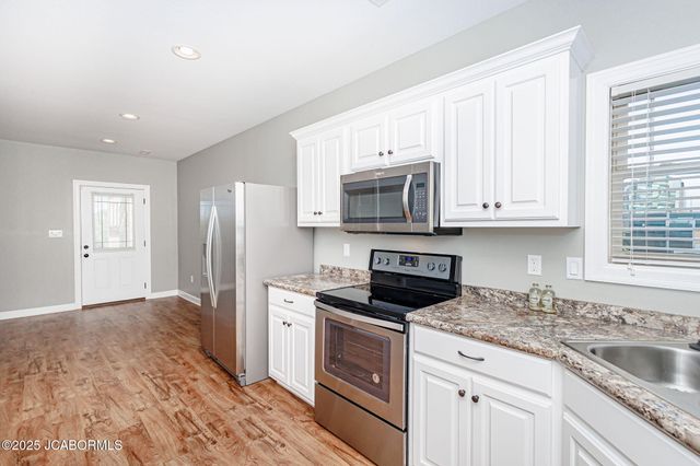 245 VIRGINIA TRAIL, Jefferson City, MO 65109