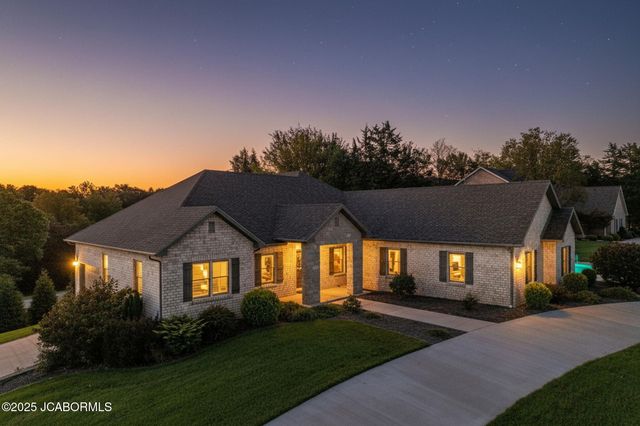 245 VIRGINIA TRAIL, Jefferson City, MO 65109