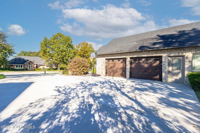 245 VIRGINIA TRAIL, Jefferson City, MO 65109