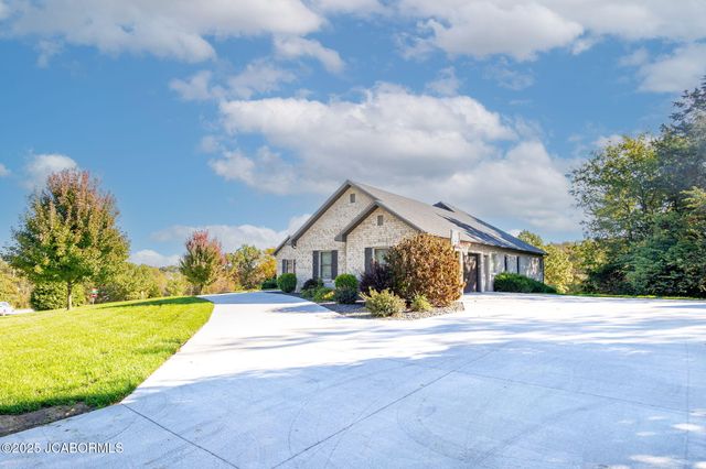 245 VIRGINIA TRAIL, Jefferson City, MO 65109