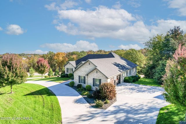 245 VIRGINIA TRAIL, Jefferson City, MO 65109