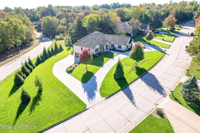 245 VIRGINIA TRAIL, Jefferson City, MO 65109