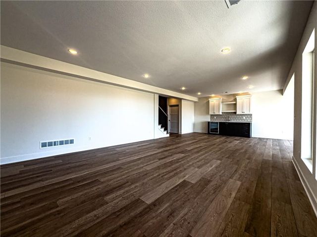 10787 Genesis Drive, Parkville, MO 64152