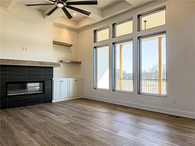 10787 Genesis Drive, Parkville, MO 64152