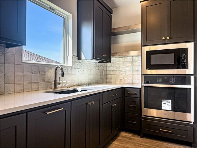 10787 Genesis Drive, Parkville, MO 64152