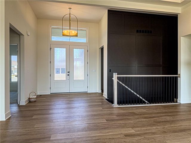 10787 Genesis Drive, Parkville, MO 64152