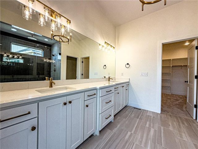 10787 Genesis Drive, Parkville, MO 64152