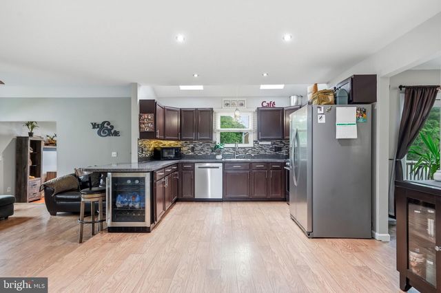23 VANCE AVE, Sicklerville, NJ 08081