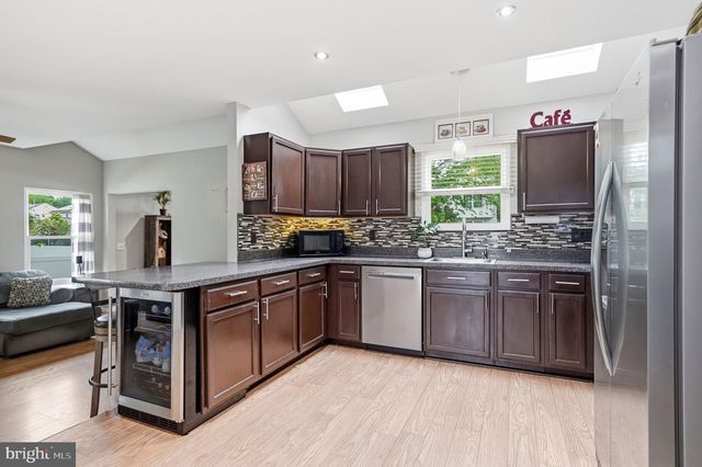 23 VANCE AVE, Sicklerville, NJ 08081