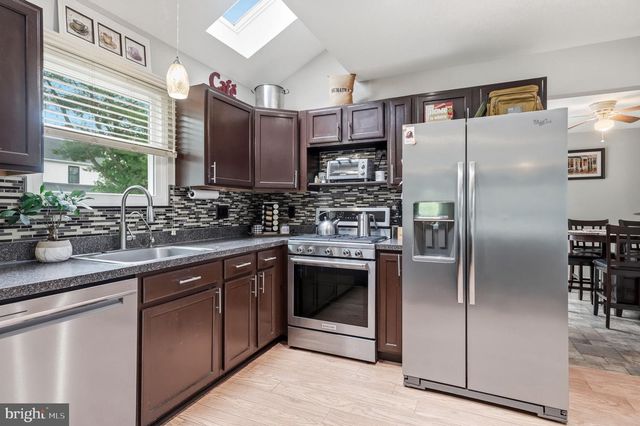 23 VANCE AVE, Sicklerville, NJ 08081