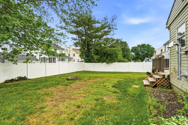 23 VANCE AVE, Sicklerville, NJ 08081
