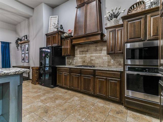 13305 Ambleside Drive, Yukon, OK 73099