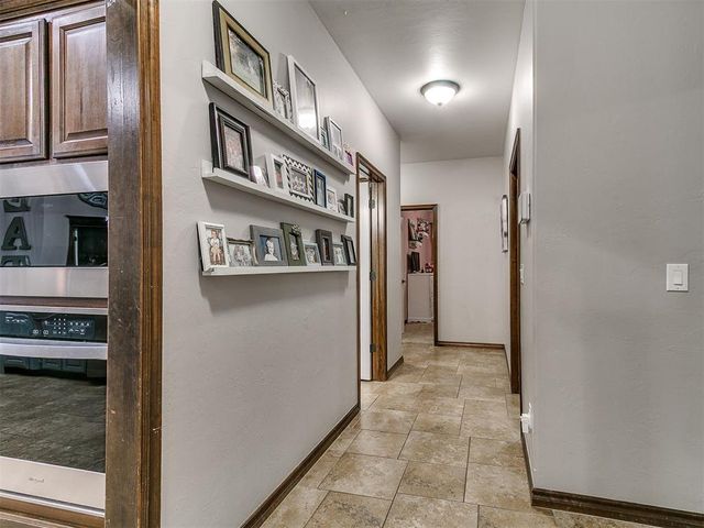 13305 Ambleside Drive, Yukon, OK 73099