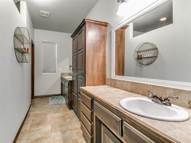 13305 Ambleside Drive, Yukon, OK 73099