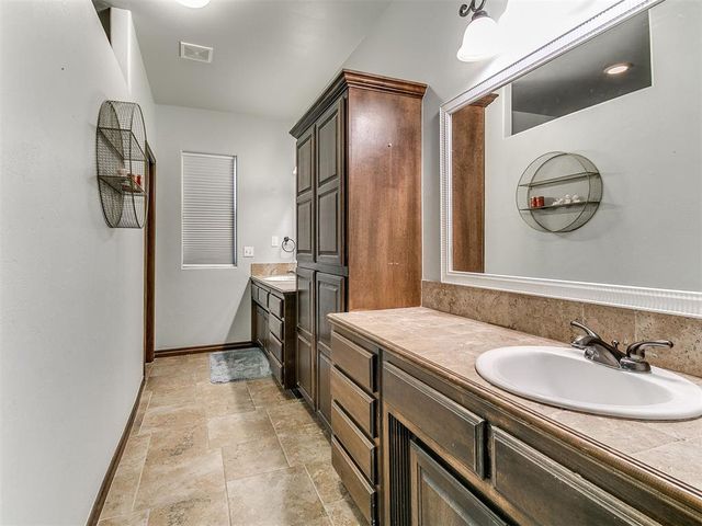 13305 Ambleside Drive, Yukon, OK 73099