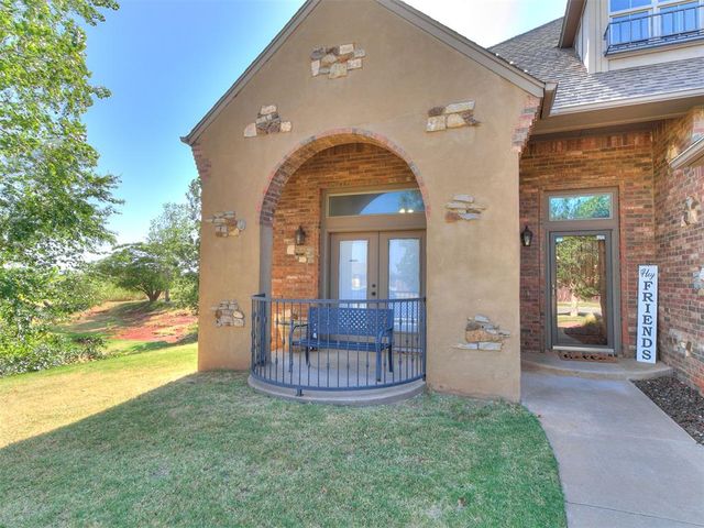 13305 Ambleside Drive, Yukon, OK 73099