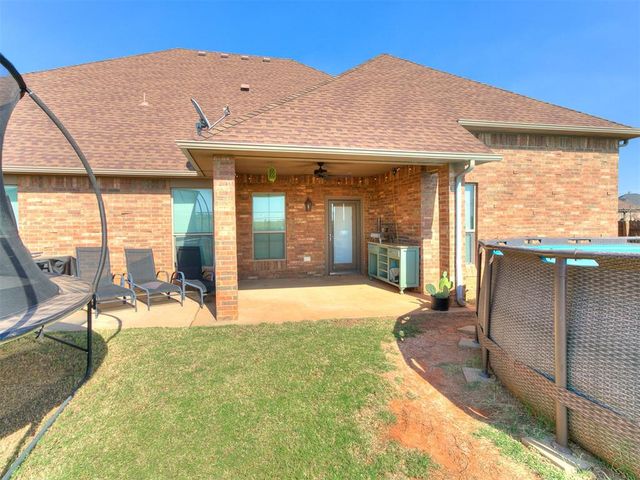 13305 Ambleside Drive, Yukon, OK 73099