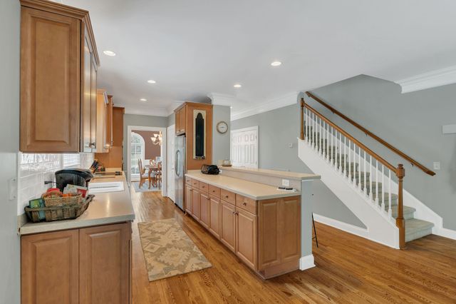 1046 Isaac Franklin Dr, Gallatin, TN 37066