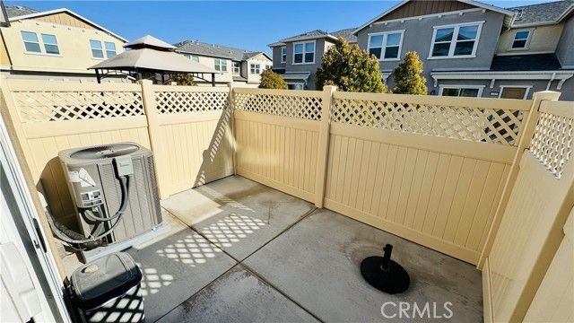 1376 Chervil Way, Upland, CA 91786