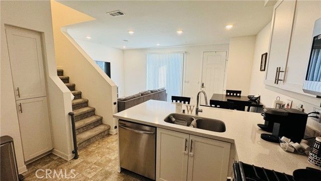 1376 Chervil Way, Upland, CA 91786