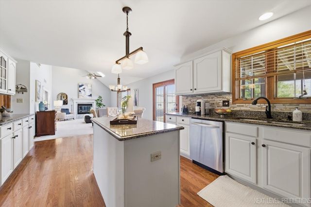 1770 Fox Mead Court, Montgomery, IL 60538