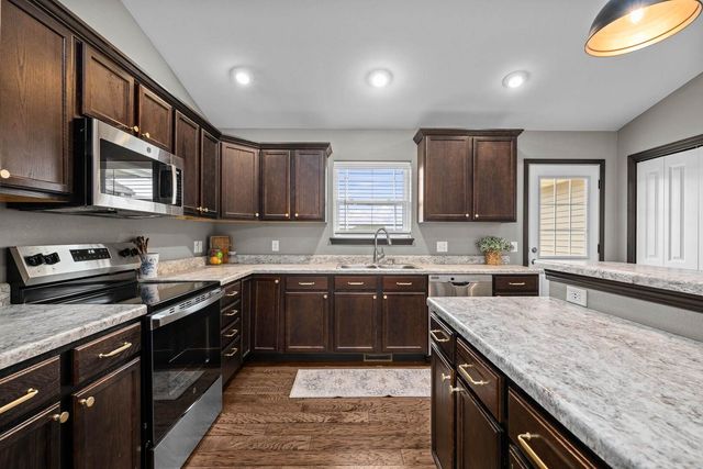 1559 Olde Brandy Ln Lane, Davenport, IA 52807