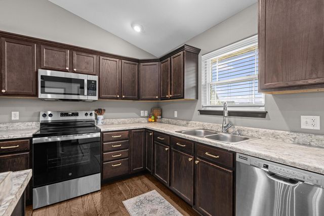 1559 Olde Brandy Ln Lane, Davenport, IA 52807