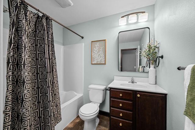 1559 Olde Brandy Ln Lane, Davenport, IA 52807