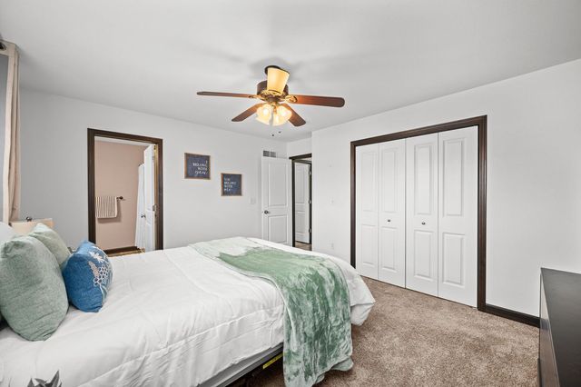 1559 Olde Brandy Ln Lane, Davenport, IA 52807