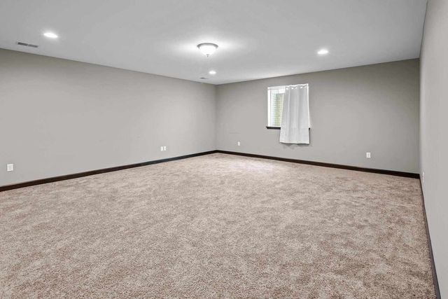 1559 Olde Brandy Ln Lane, Davenport, IA 52807