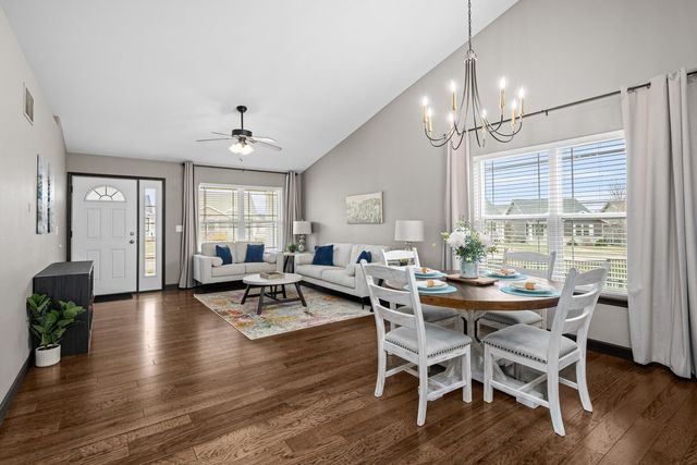 1559 Olde Brandy Ln Lane, Davenport, IA 52807