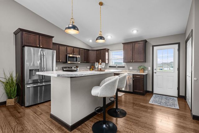 1559 Olde Brandy Ln Lane, Davenport, IA 52807