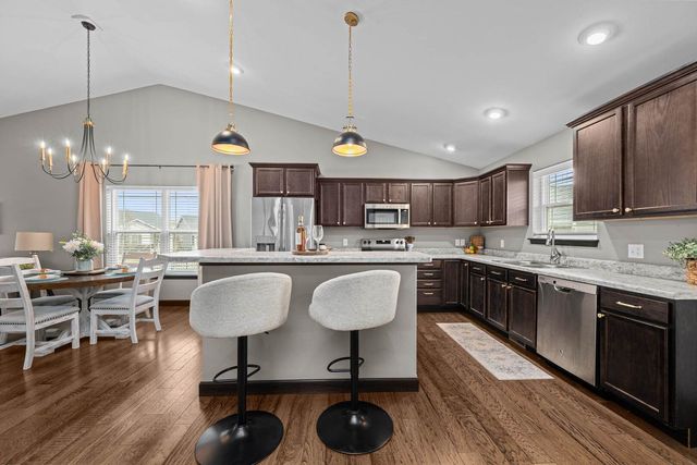 1559 Olde Brandy Ln Lane, Davenport, IA 52807